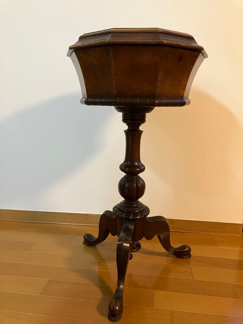 木製八角形サイドテーブル　アンティーク　イギリス