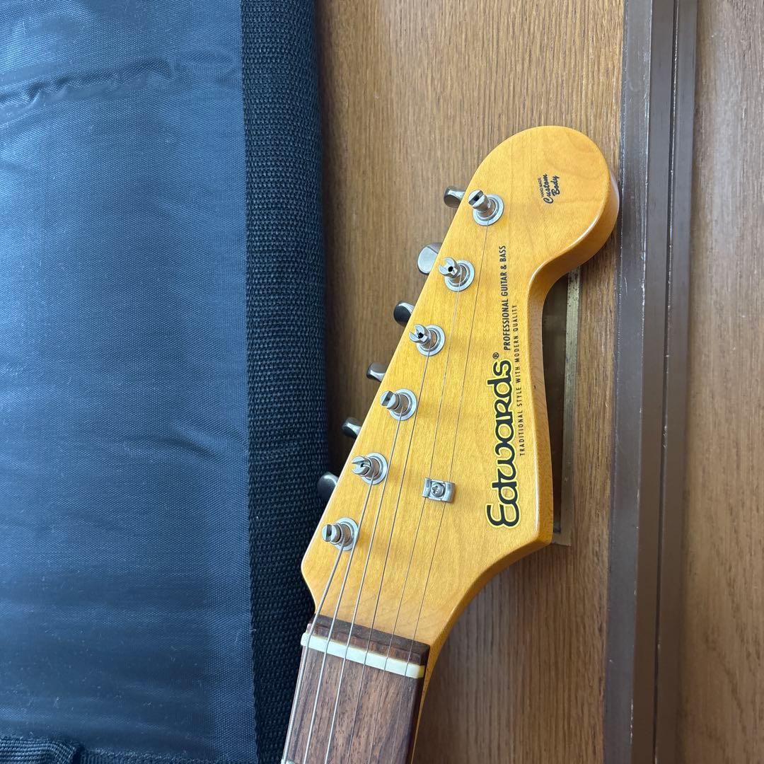 エドワーズ　ストラトキャスターヘッドホンギターアンプ ケース付き 3点セット