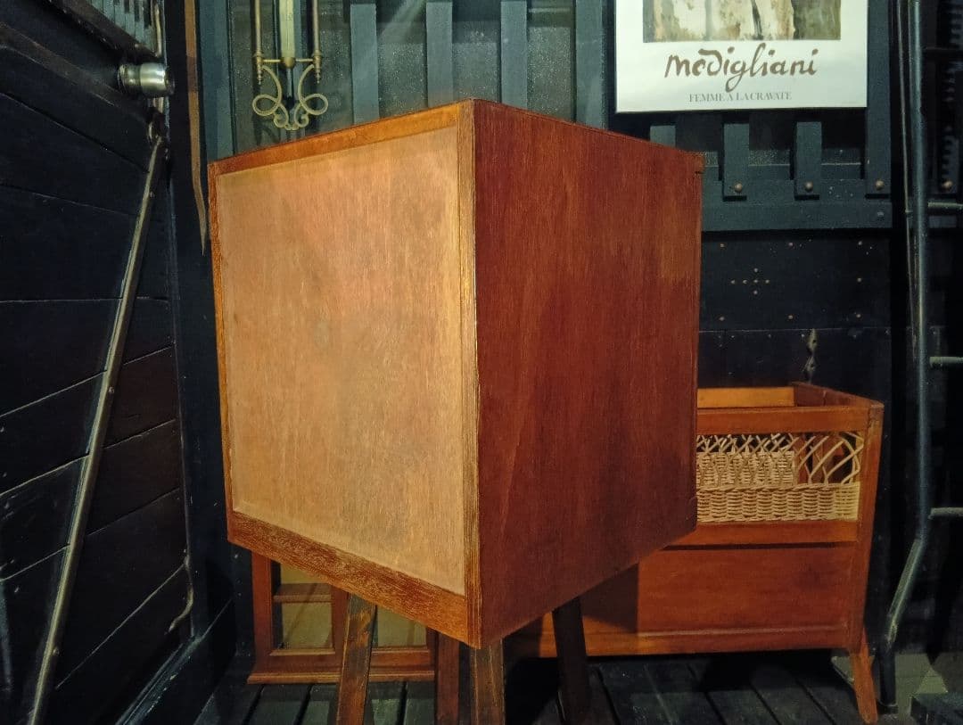 1960's　チーク材　突板　カッパーハンドル　ウッド　レコード　キャビネット