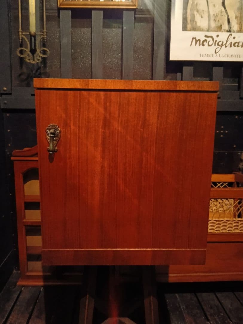 1960's　チーク材　突板　カッパーハンドル　ウッド　レコード　キャビネット