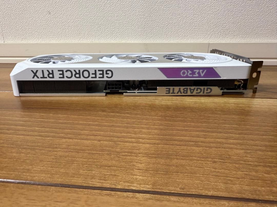 GIGABYTE GEFORCE RTX 4060 AERO OC 8G美品