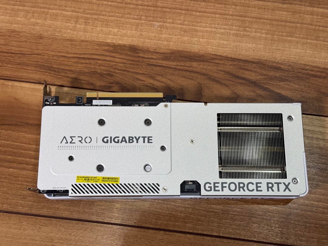 GIGABYTE GEFORCE RTX 4060 AERO OC 8G美品