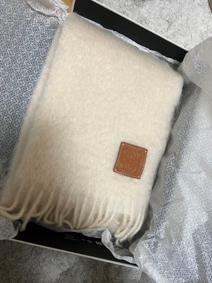 ロエベ　新品未使用　ウール　マフラー　アナグラム