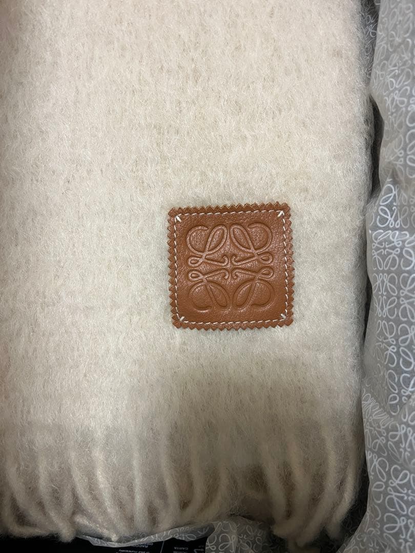 ロエベ　新品未使用　ウール　マフラー　アナグラム