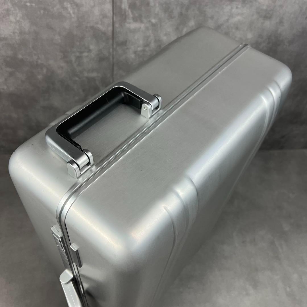 ゼロハリバートン　アルミスーツケース　約70L　キャリーバッグ　ビジネス　出張