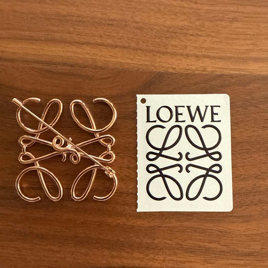 LOEWE アナグラムブローチ ローズゴールド約5cm