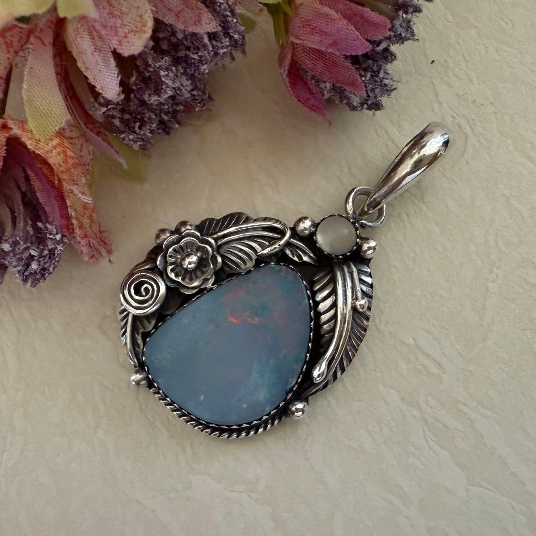 インディアンジュエリー　925スターリングシルバー　オパールペンダントトップ