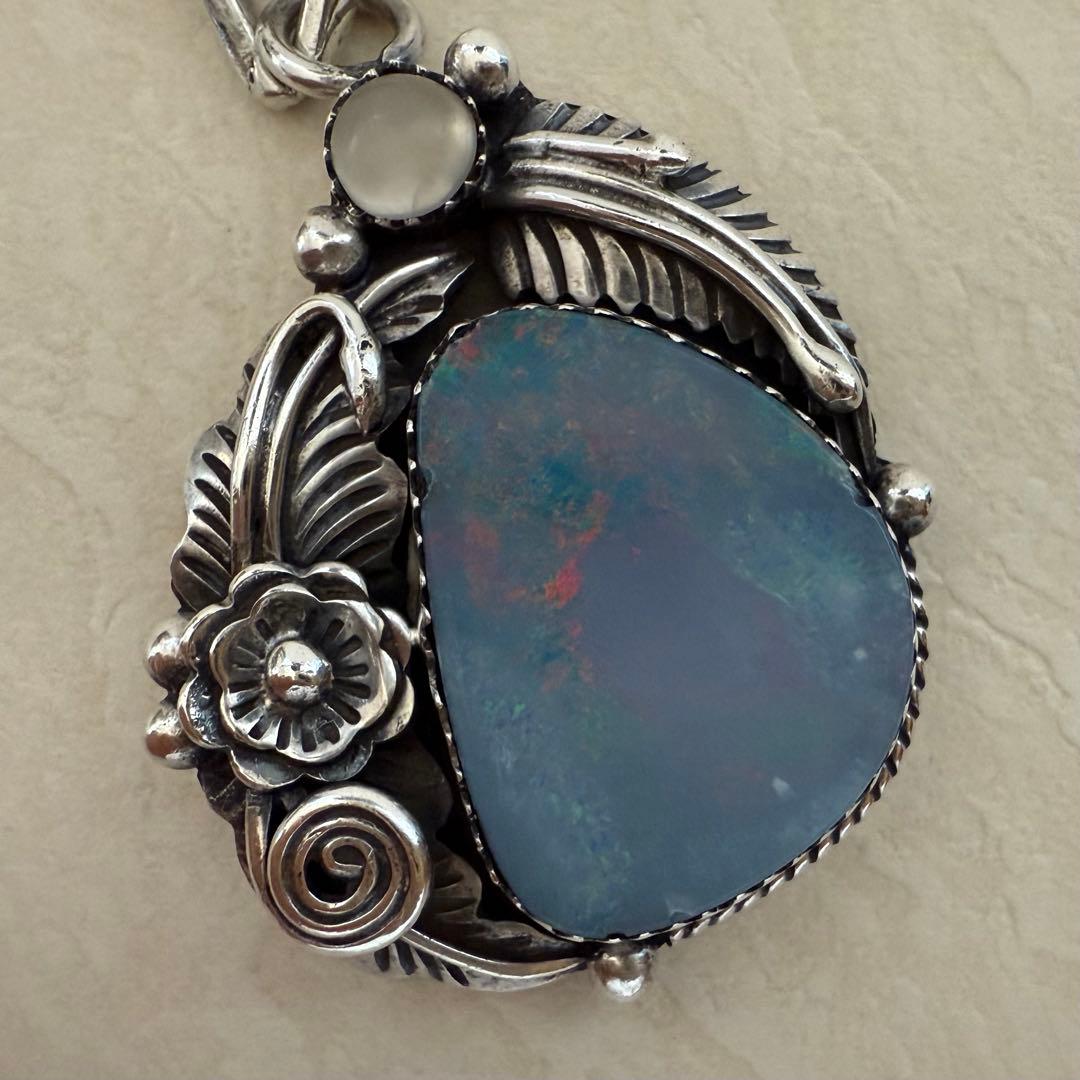 インディアンジュエリー　925スターリングシルバー　オパールペンダントトップ