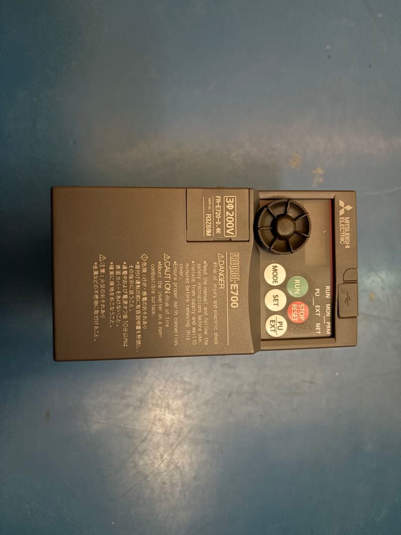 三菱電機FR-E720-0.4K中古インバータINV