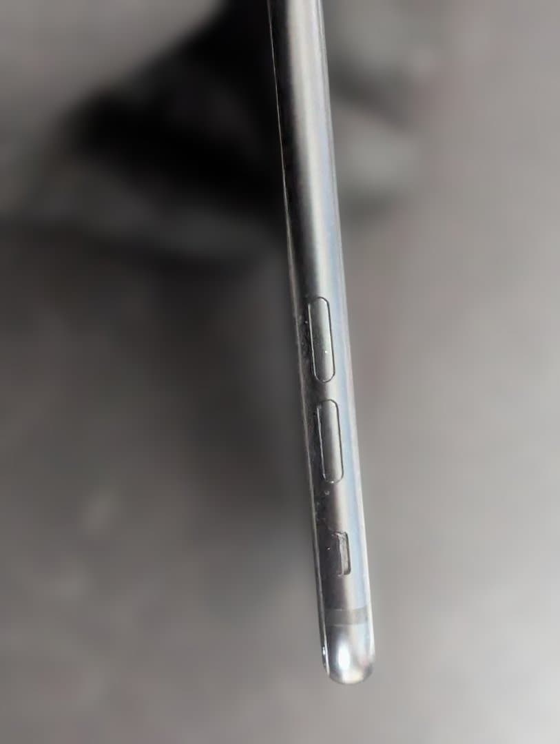 iPhone SE 第2世代 64GB 黒 SIMフリー バッテリー83% 美品