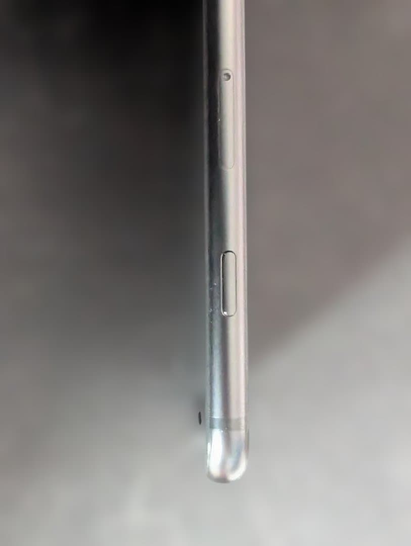 iPhone SE 第2世代 64GB 黒 SIMフリー バッテリー83% 美品