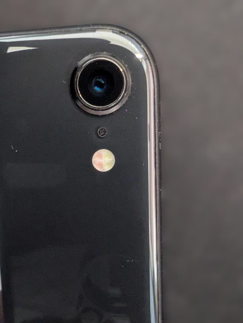 iPhone SE 第2世代 64GB 黒 SIMフリー バッテリー83% 美品