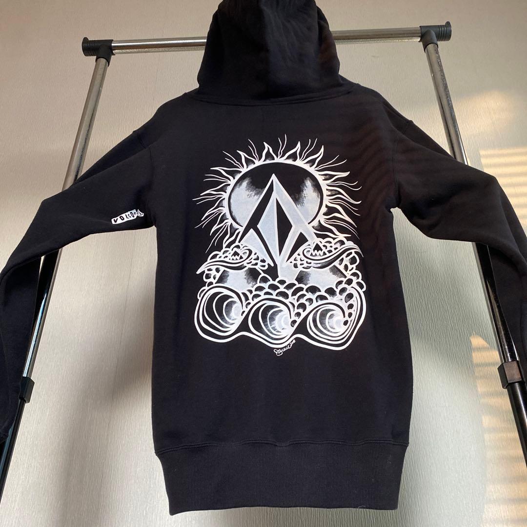 Volcom 太陽と波のグラフィックパーカー