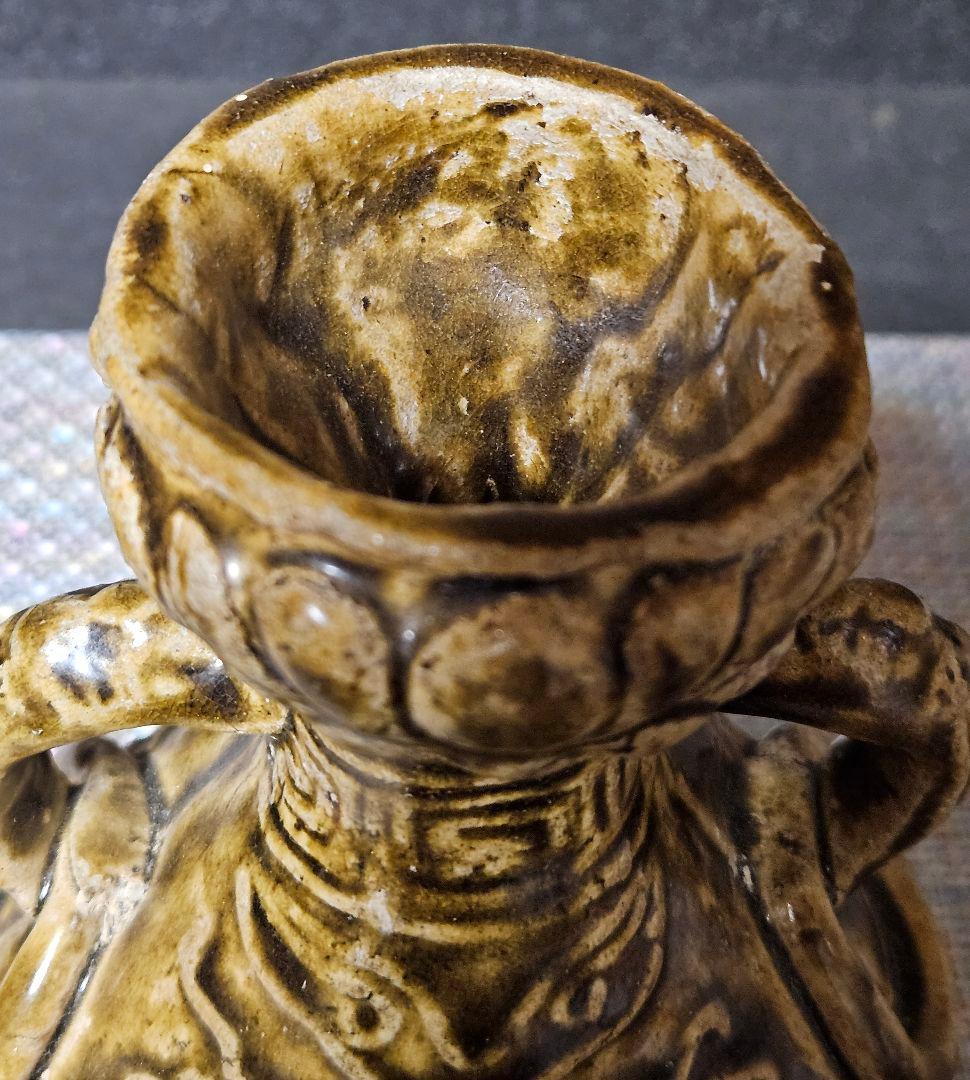 某美術館収蔵品　中国古陶磁器　五代時代　褐釉　双耳不遊環　浮彫　人物図　瓶　壺
