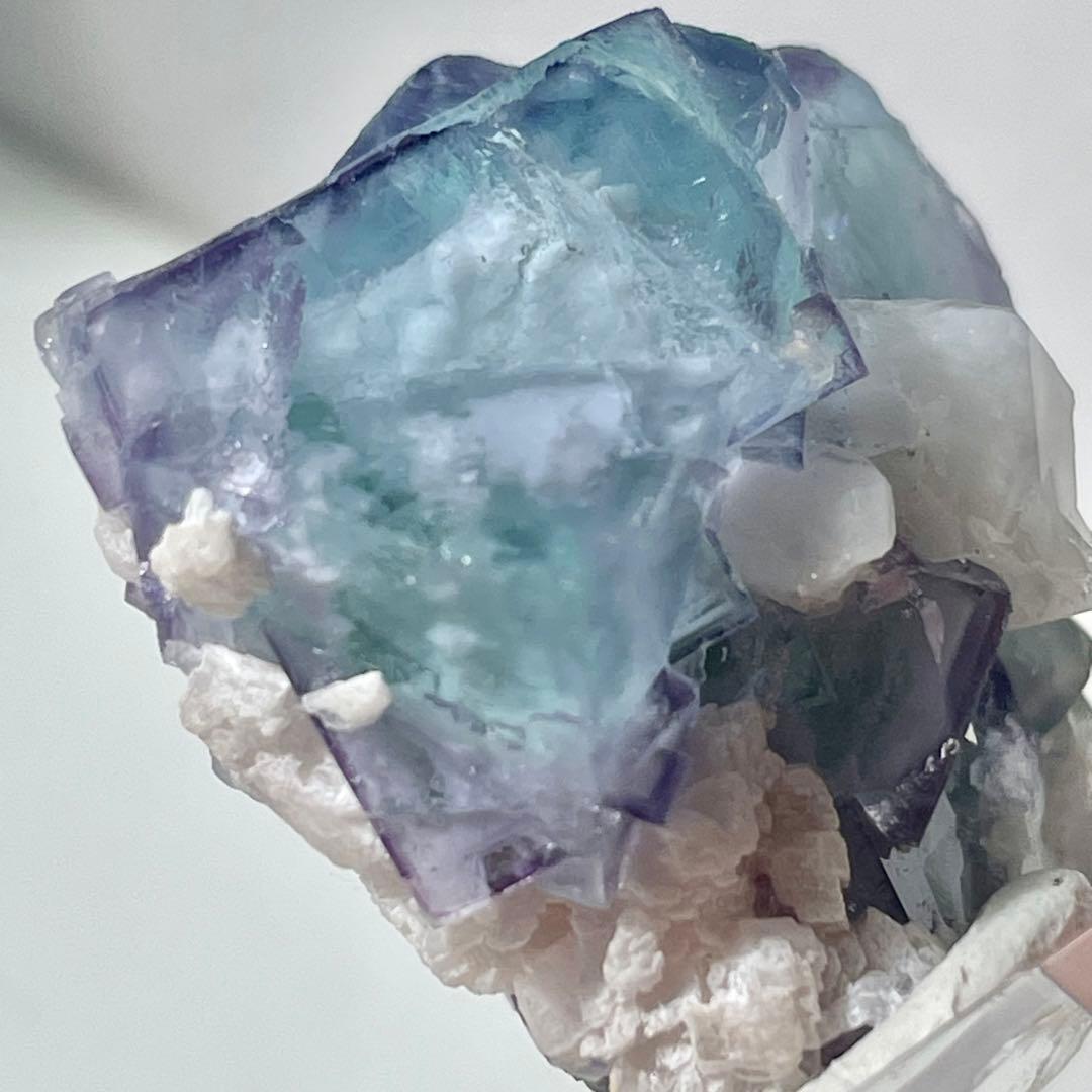 391 中国　ヤオガンシャン産　ポーセリンフローライト