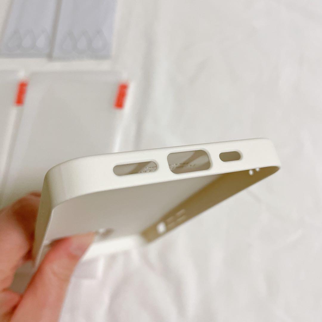 iphone 13pro ケース ホワイト　保護フィルム2枚