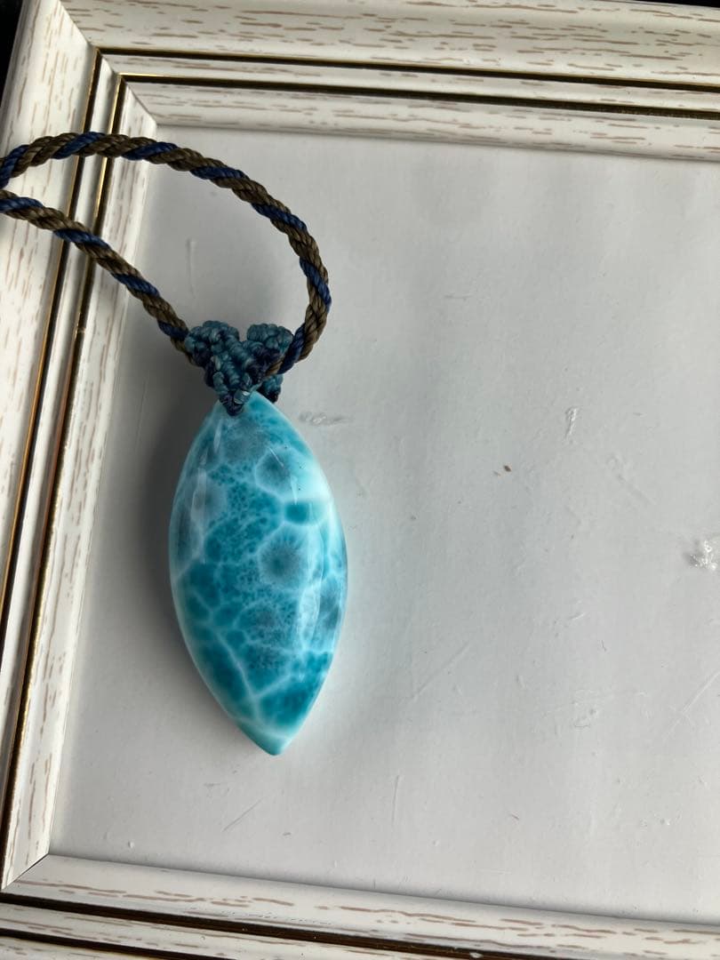めちゃくちゃ濃い✨️ラリマー 葉型ペンダント マクラメ