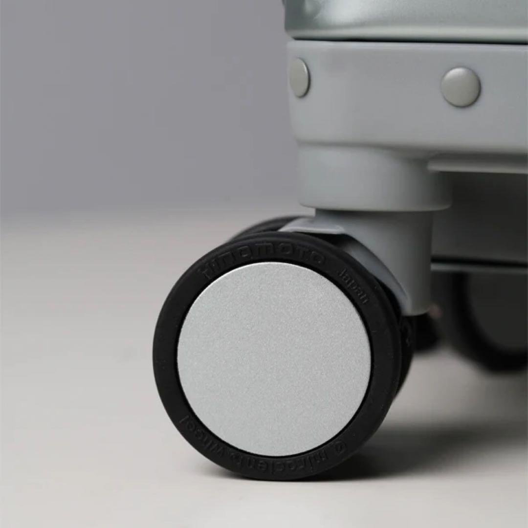 新型・新作・新品未使用 イノベーター・アルミキャリーケース・クールグレー・70L