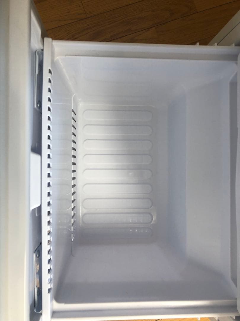 SHARP 冷蔵庫 SJ-D14E-W 137L 2018年製