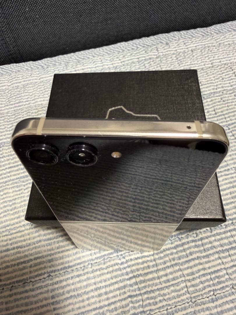 ち*ん様 [大容量美品]Galaxy Z Flip5 512GB クリーム SI