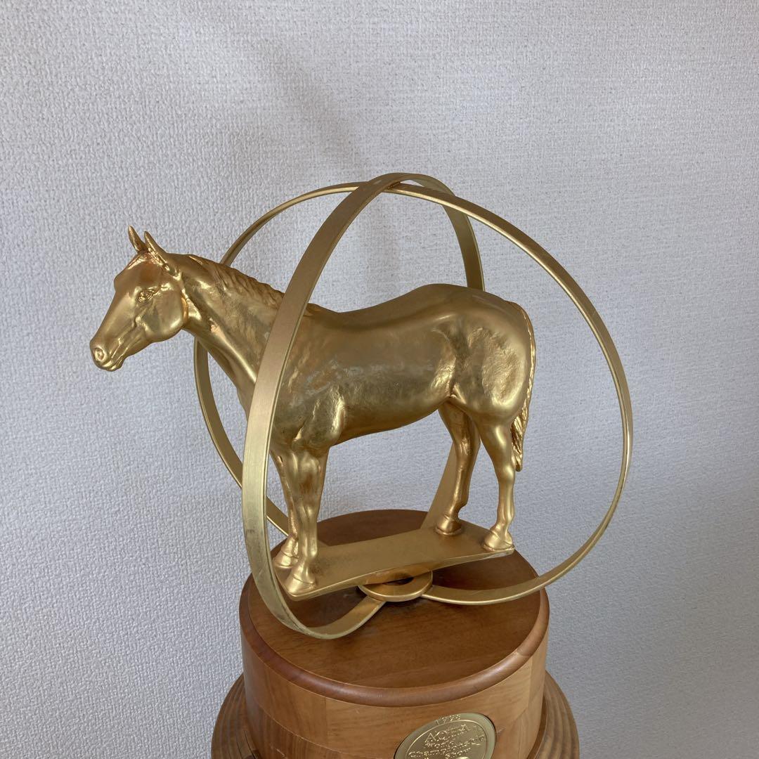 金　馬の置物　ゴールド　チャンピオンシップAQHA 1998世界選手権乗馬ショー