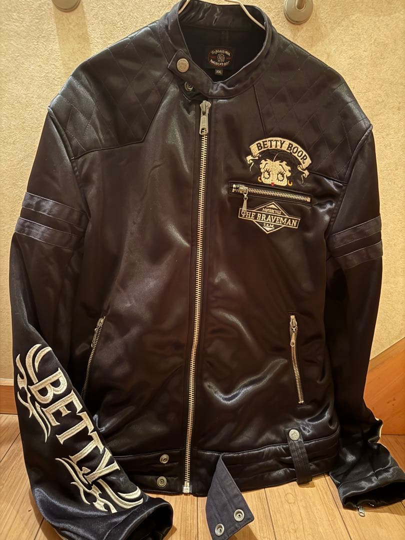 ヒ*ン様 入札スタートさらに値下げ！！ベティ・ブープ サテンライダースジャケット