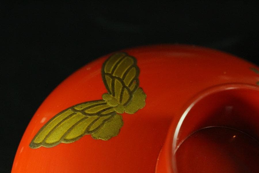 牡丹 蝶 蒔絵 朱塗 盃 一対 極上 美品(K-A382)