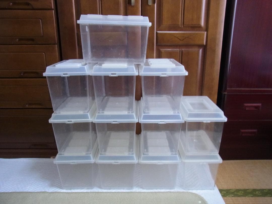 コバエシャッター中１０個（中古）その他虫カゴ１０個、幼虫用飼育ボトル９本（中古）