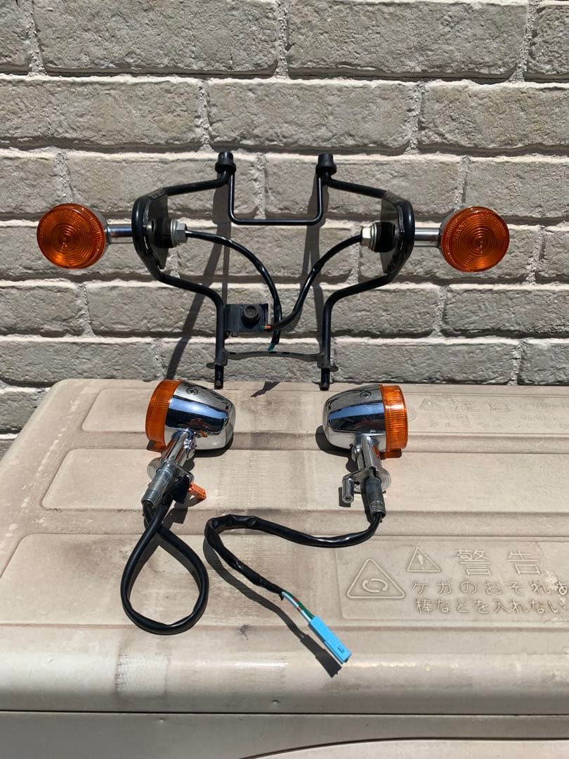 CB400SS 用　純正ウィンカー　4個セット（ヘッドライトステー？付）