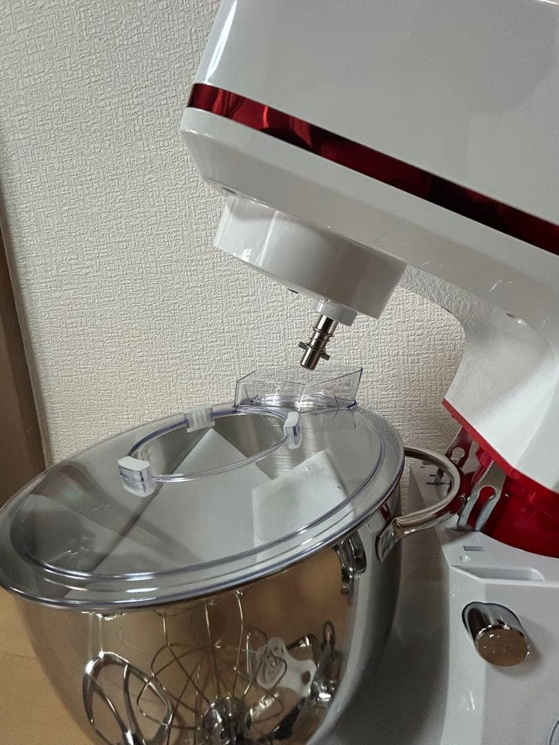 スタンドミキサー 8L大容量 四種類アタッチメント付き 七段階速度調節