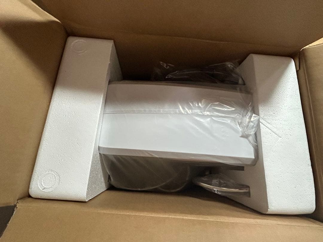 スタンドミキサー 8L大容量 四種類アタッチメント付き 七段階速度調節