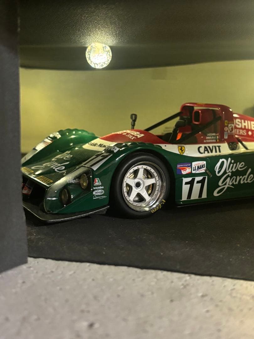 ホットウィール製1/18フェラーリ 333 SP