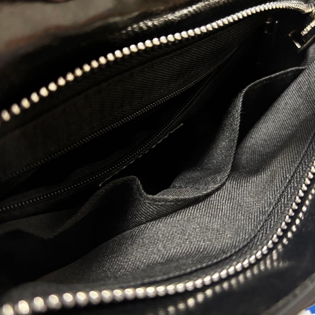 ANNA SUI NYC マルチポケットチビバッグ （メタリックブラック）