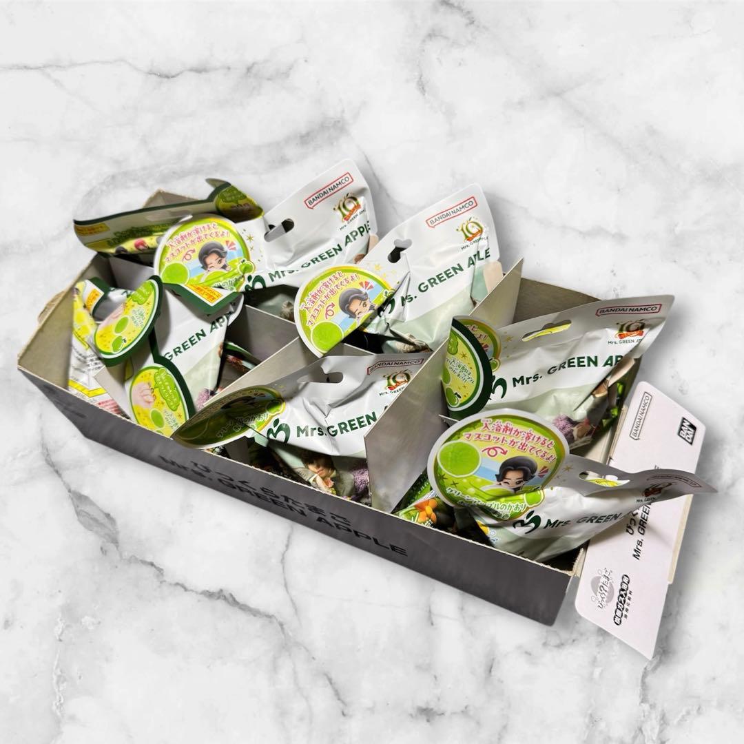 8個　びっくらたまご Mrs.GREEN APPLE 箱