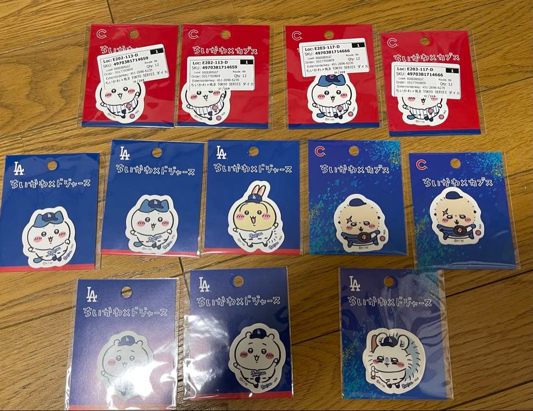ちいかわ　ドジャース　カブス　ハチワレ　うさぎ　ステッカー　タオル　マスコット