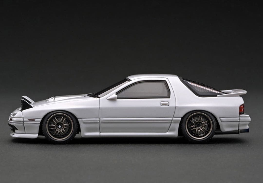 イグニッションモデル IG2944 1/43 RX-7 アンフィニ エンジン付き