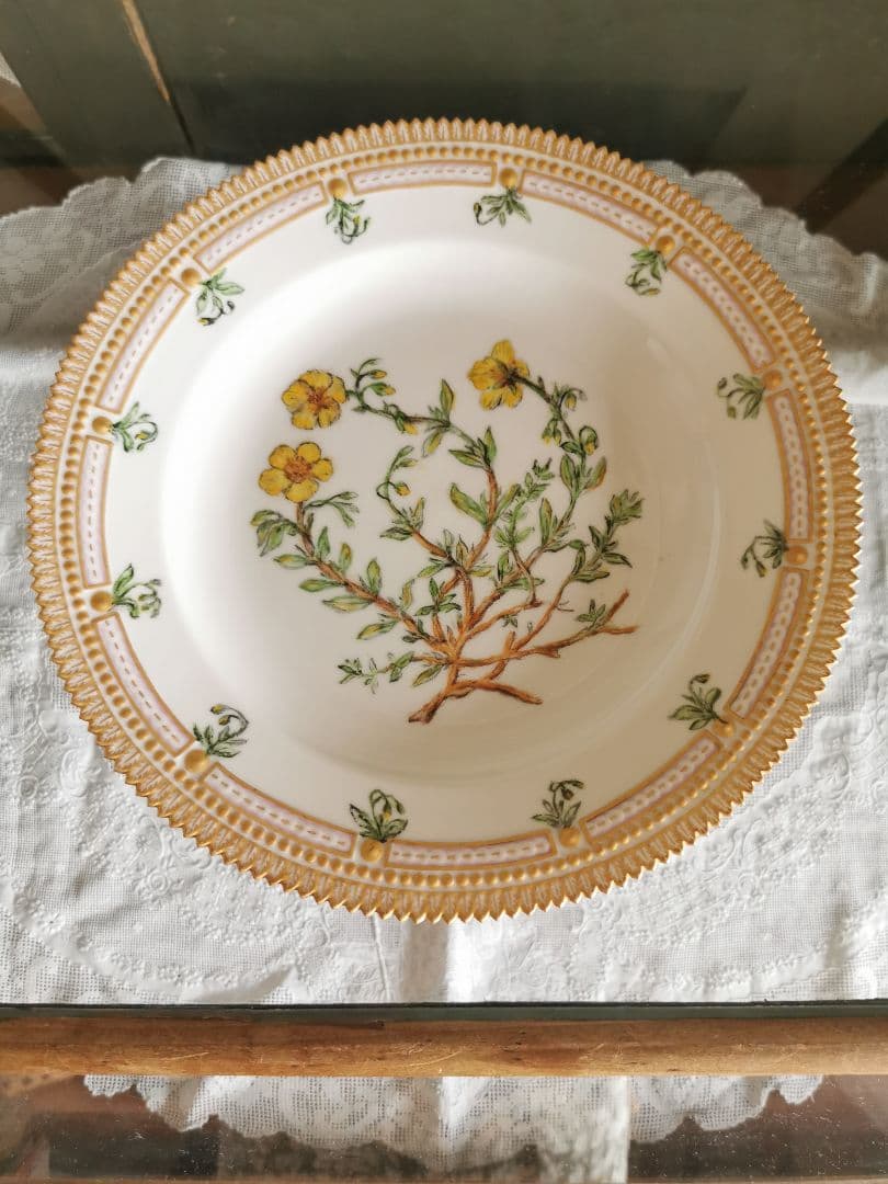 ロイヤルコペンハーゲン至宝φ25フローラダニカ 岩薔薇ヘリアンテム・ヌンムラリム