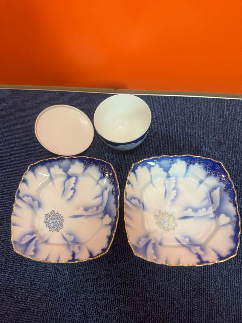 1706 深川製磁　牡丹金ミル　湯呑蓋付1客　皿2客