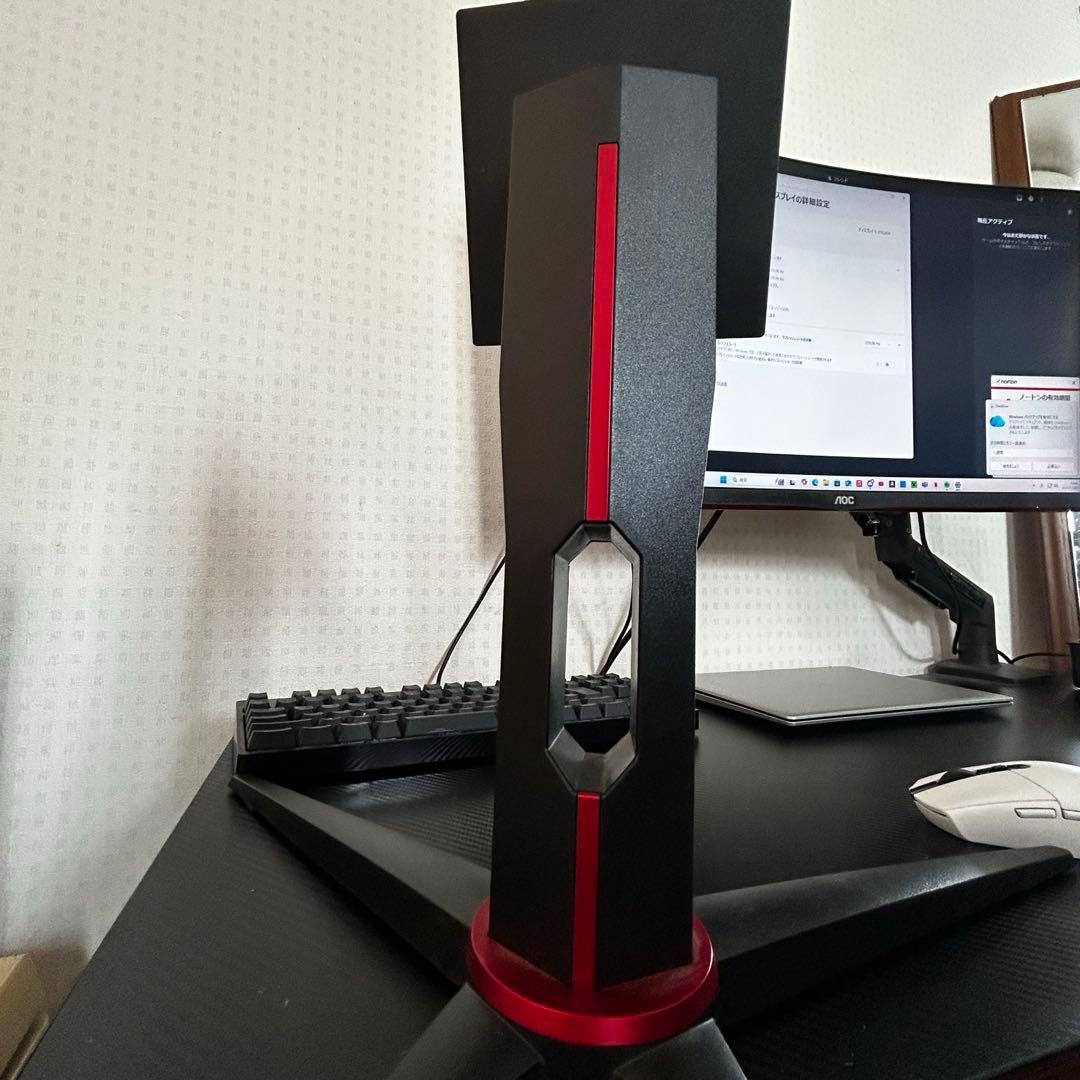 【240Hz】AOC 湾曲ゲーミングモニター/フルHD(1920×1080)