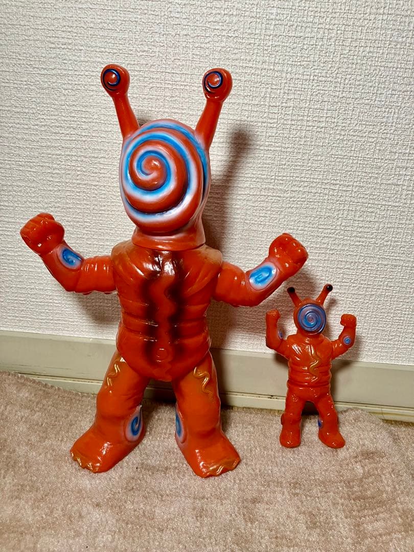 【値下げ】メディコムトイ ソフビ 東映レトロ ダイダイカタツムリ(新色)