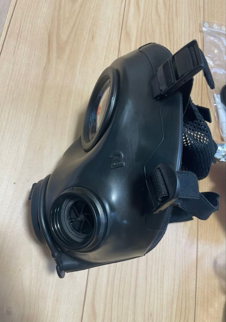 実物　AVON FM12 ガスマスク　バラクバラ　フィルター付き