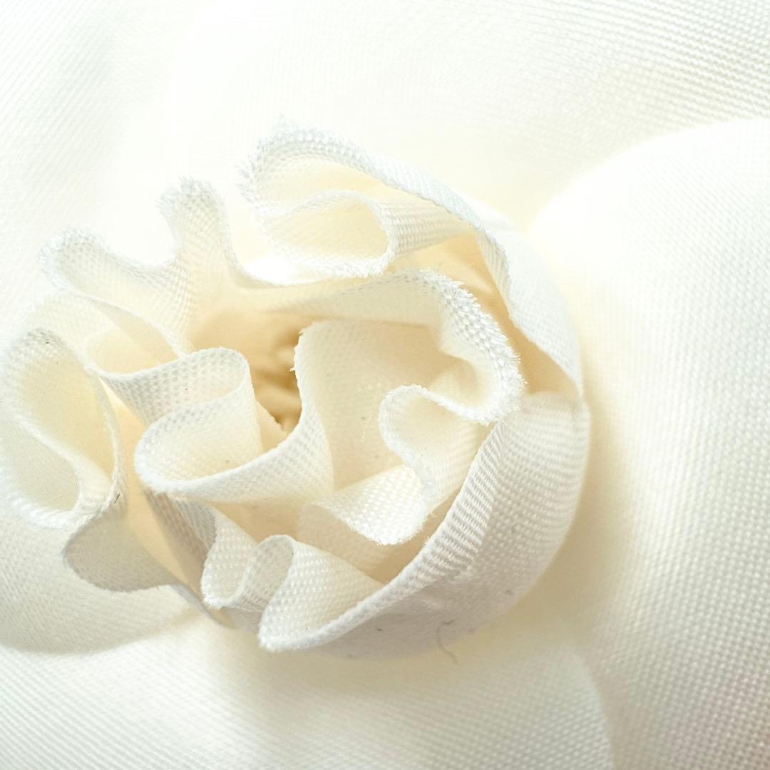 真贋済/美品✨シャネル コサージュ ブローチ カメリア ホワイト 箱付き