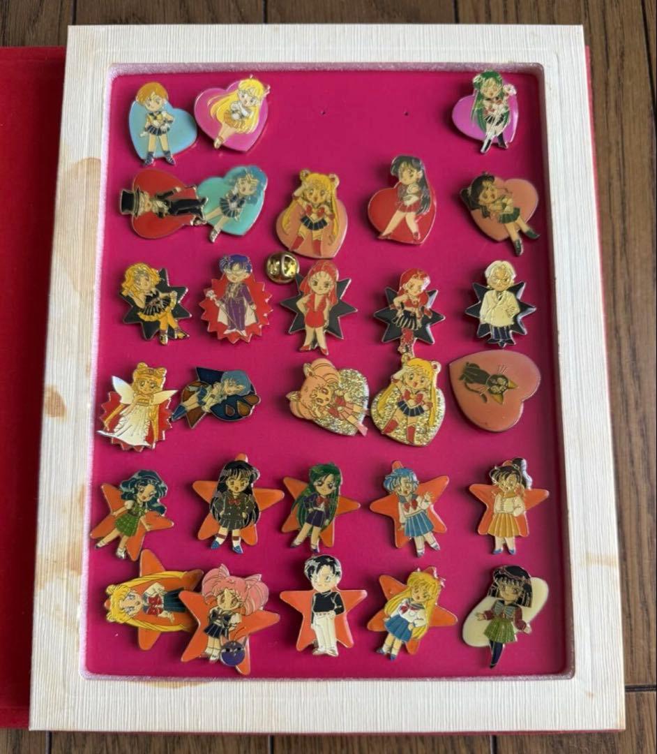 セーラームーン ピンバッジ コレクション 28個
