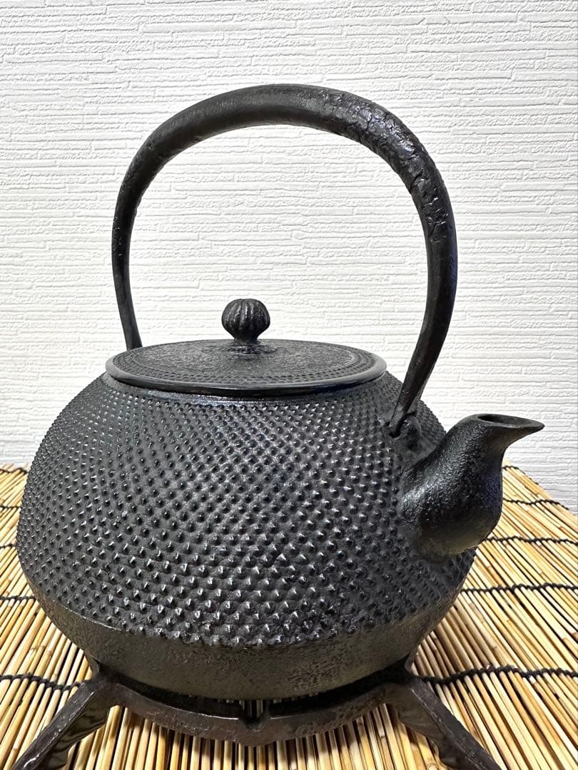 南部釜師造　南部鉄瓶一級合格証付　１５型アラレ　南部鉄瓶　南部鉄器　鉄瓶