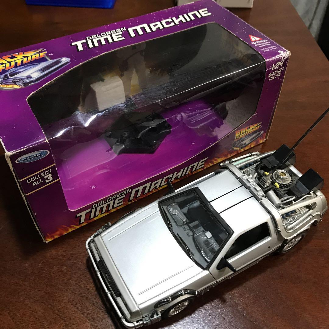 トミカ　デロリアン