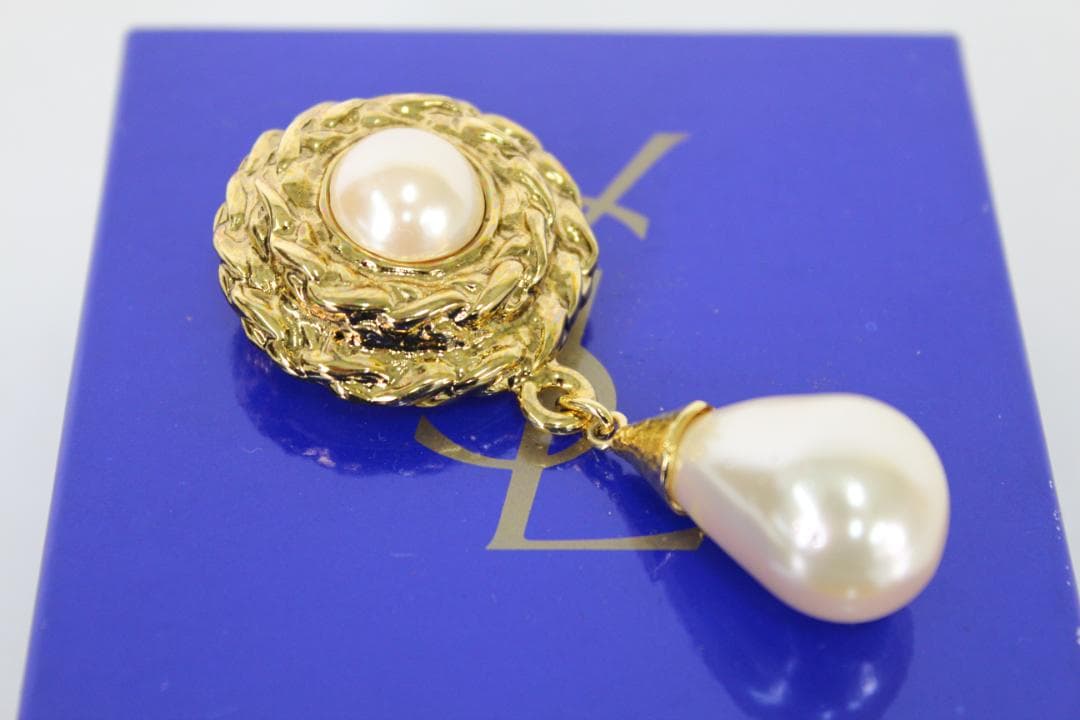 ★イヴ・サンローラン ブローチ ゴールド パール 元箱あり YSL