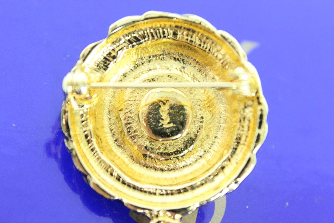 ★イヴ・サンローラン ブローチ ゴールド パール 元箱あり YSL