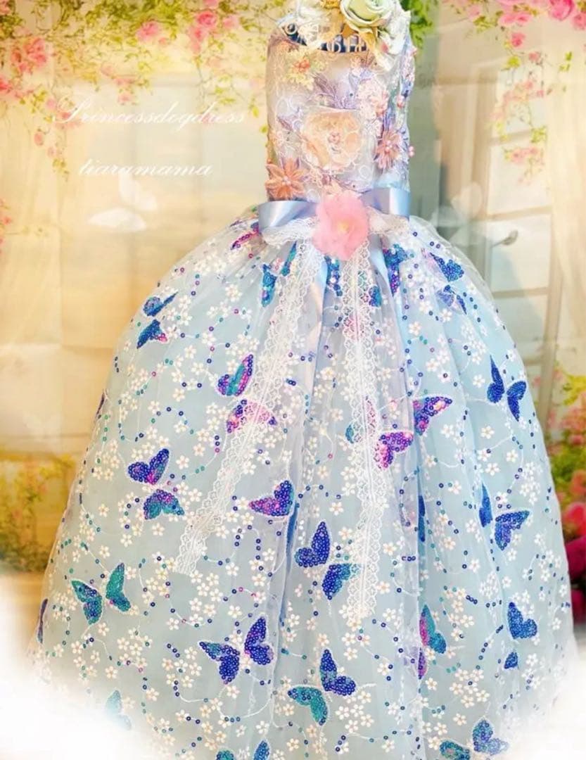豪華ロングドレス蝶と花の刺繍ドレス　犬服　猫服