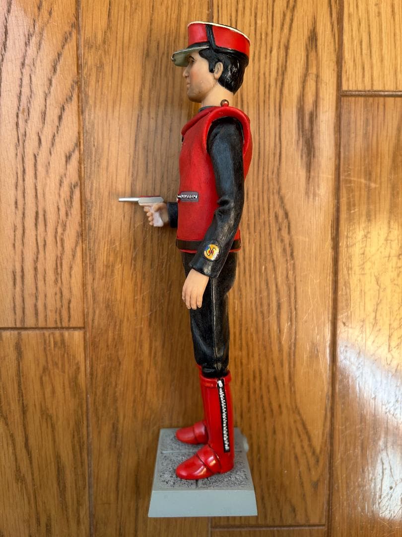 【値下げ】キャプテン・スカーレット塗装済フィギュア