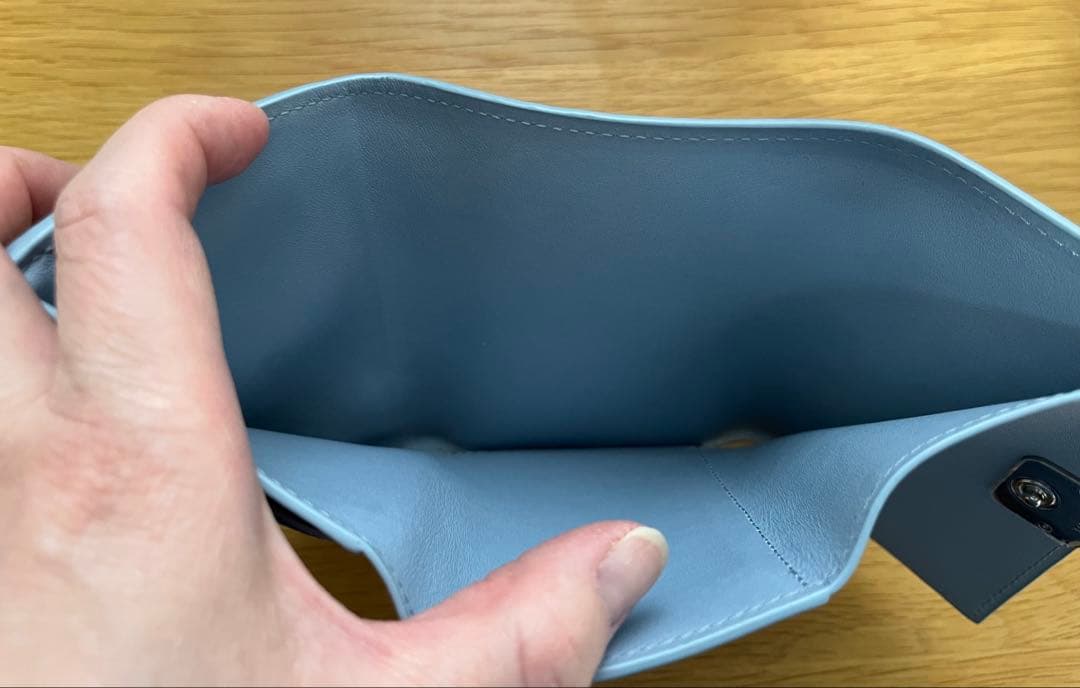 LOEWEアナグラム バーティカル ウォレット スモール（ペブルグレインカーフ）